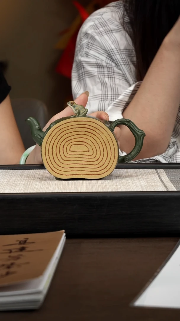 茶壶紫砂【P020】青蛙树桩  270c GJF