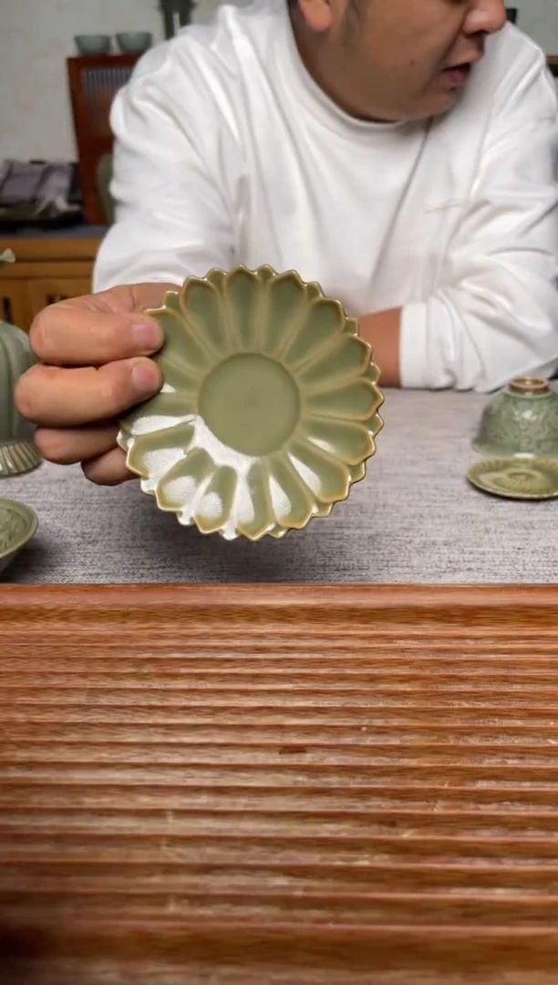 陶瓷耀州窑橄榄绿菊花杯垫