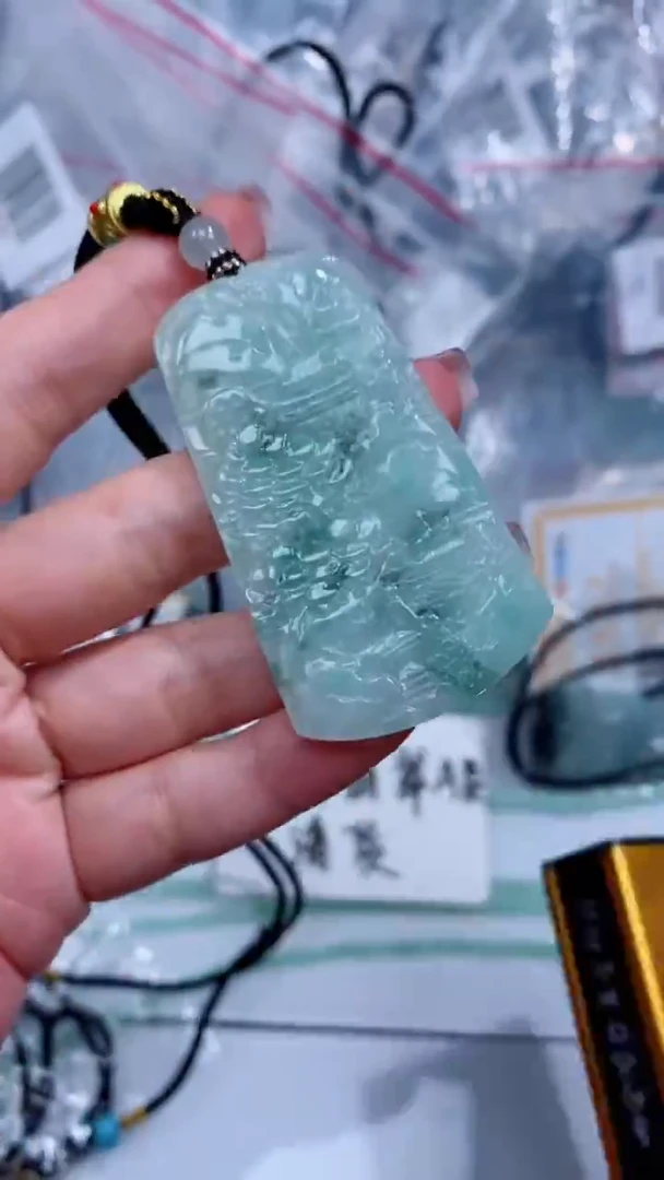 翡翠未镶嵌颈饰吊坠