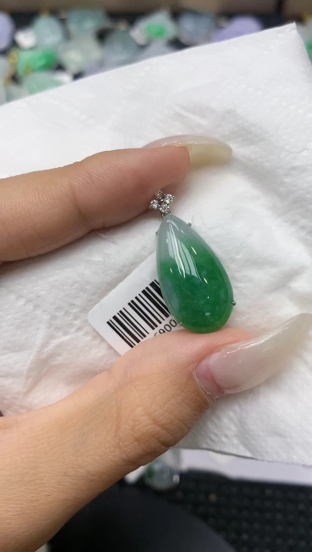 颈饰18K金镶嵌翡翠11111111