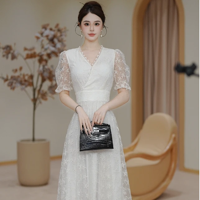 【现货】气质优雅轻奢刺绣收腰连衣裙