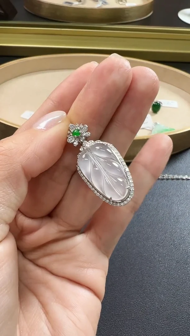 颈饰18K金镶嵌翡翠KYYC1206-053