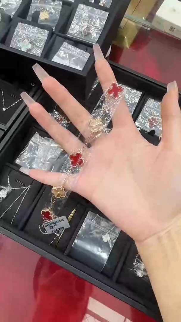 18K金镶嵌手链玛瑙/玉髓红花镭射BG