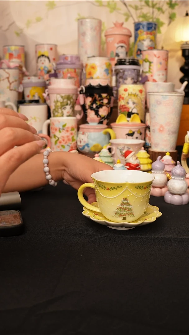 陶景德镇手绘的杯子