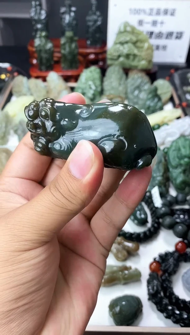 颈饰未镶嵌和田玉1