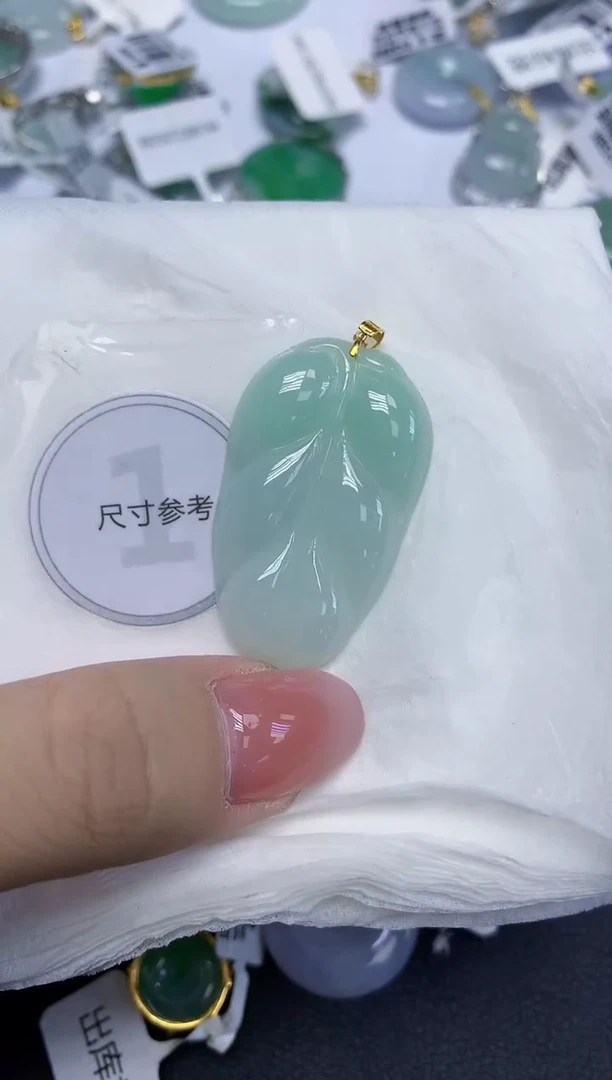 颈饰18K金镶嵌翡翠天然缅甸翡翠A货多样性发一件