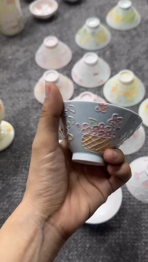 微瑕立体釉斗笠杯