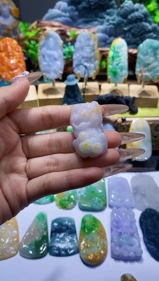 【闪购商品】翡翠颈饰未镶嵌翡翠A货