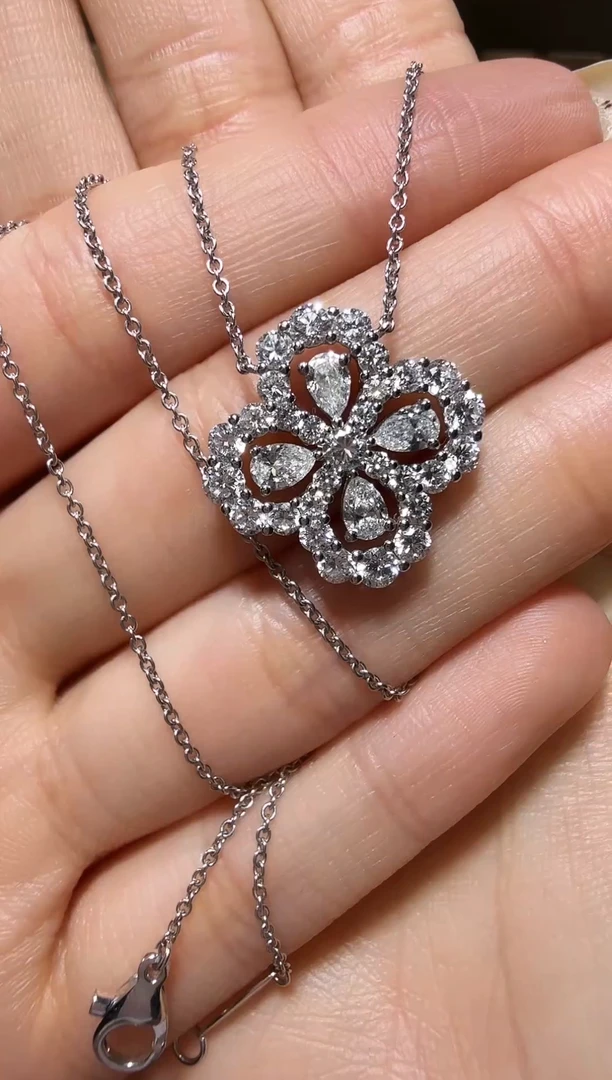 铂Pt950镶嵌颈饰实验室培育钻石水滴镂空四叶草项链