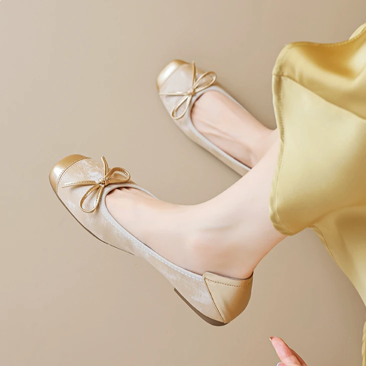 柔软舒适法式单鞋女平底蝴蝶结奶奶鞋软底浅口银色玛丽珍鞋高级感