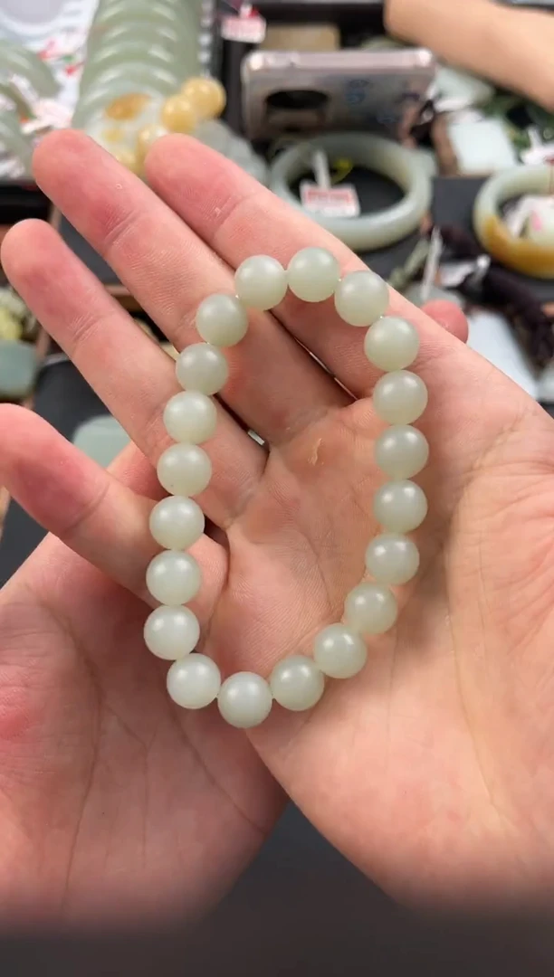 手串未镶嵌和田玉且末青白手串卡10 微色差