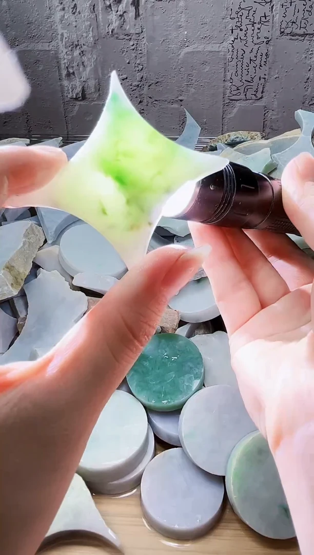 颈饰未镶嵌翡翠天然翡翠A货567