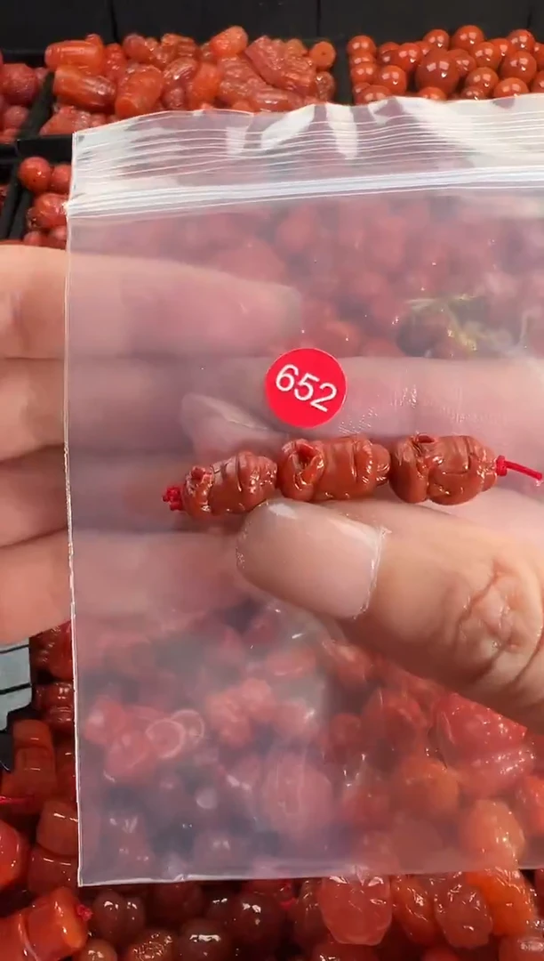 颈饰钛钢南红玛瑙1