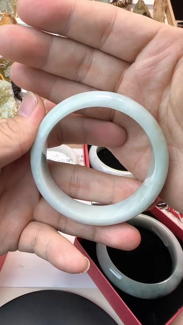 未镶嵌手镯翡翠何*晴天然翡翠