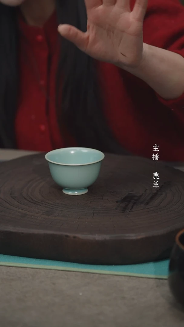 【闪购商品】卷足铃铛杯（开片随机）-汝瓷张海英-羊