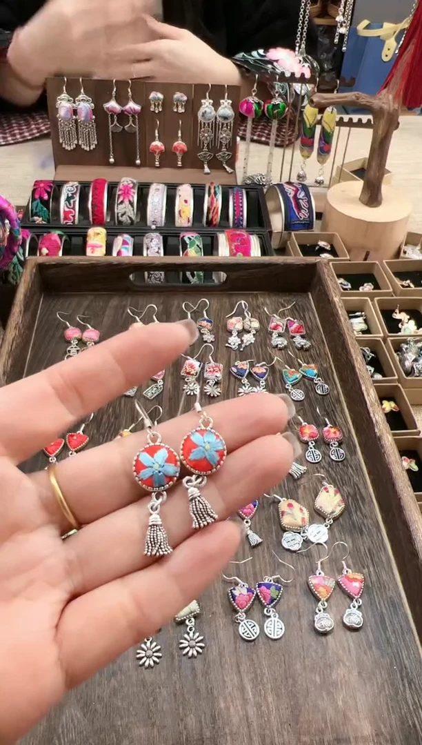 【闪购商品】织绣民族风老绣饰品267