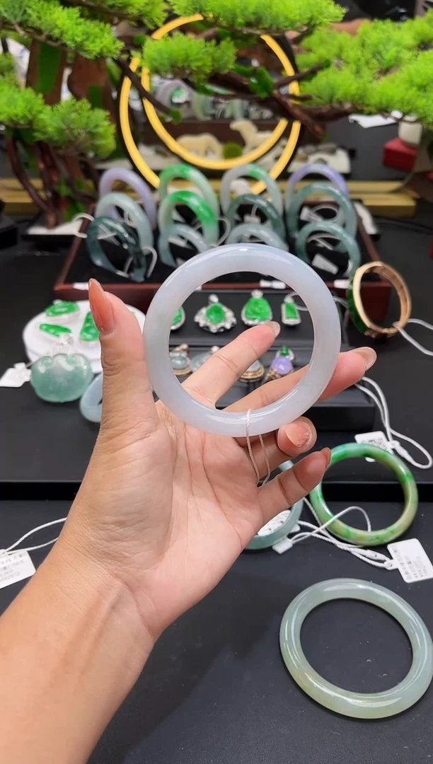 未镶嵌手镯翡翠手镯