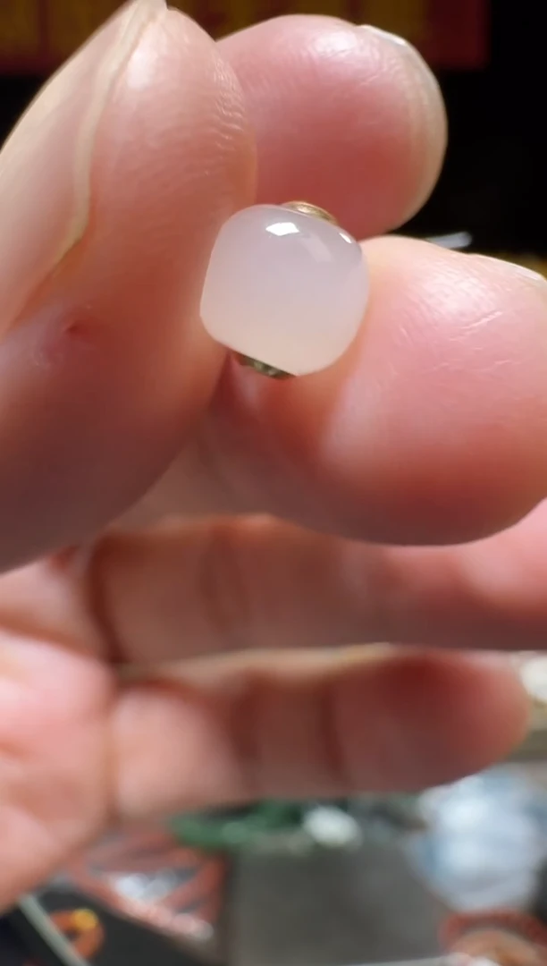 【闪购商品】和田玉路路通18K金镶嵌和田玉裸珠单珠