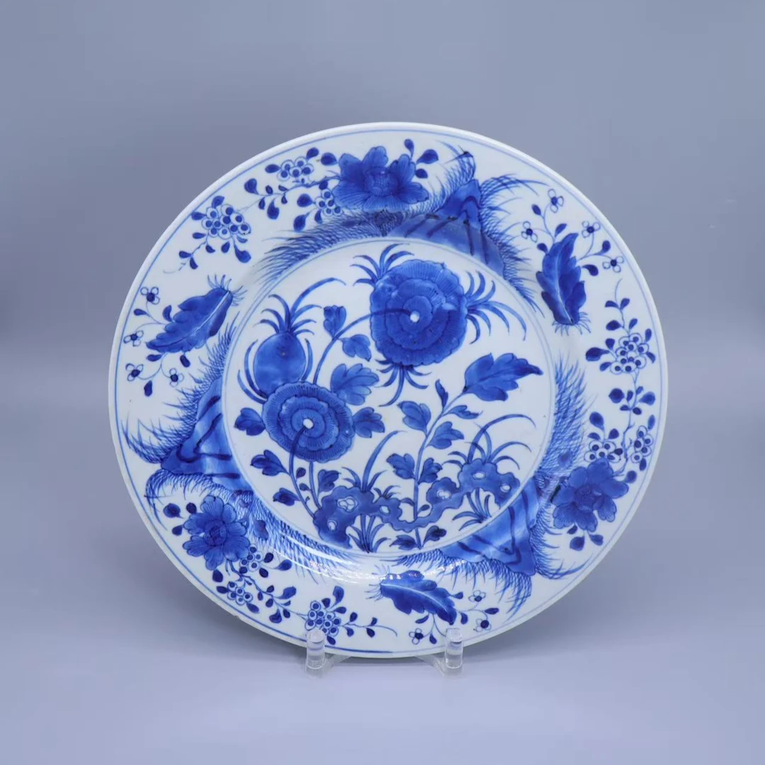 60: 清康熙青花花卉纹盘