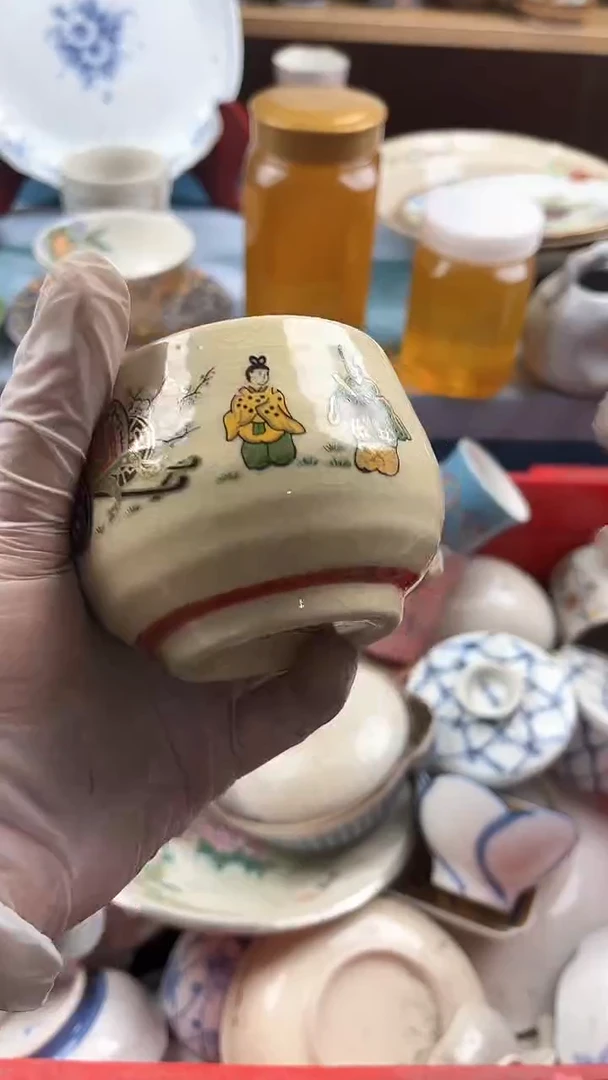 瓷片神****爱英歌瓷器满19.9包邮