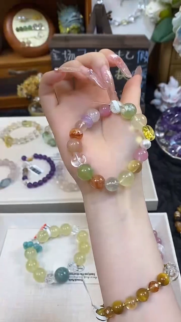 水晶手链未镶嵌多宝金珀花花