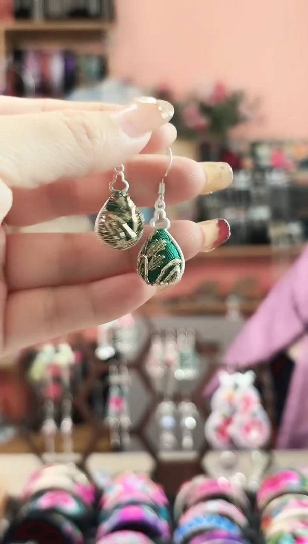 艺枝独秀老绣饰品36