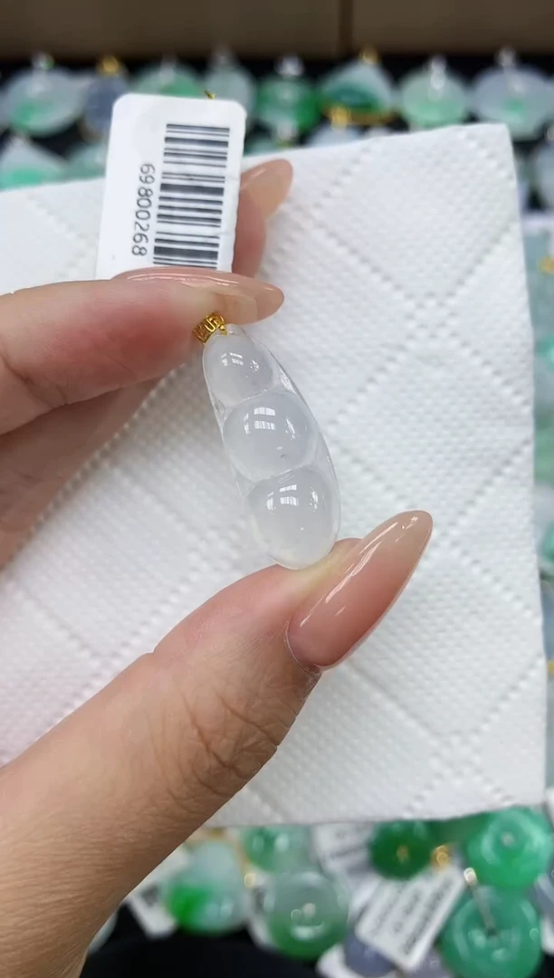 颈饰18K金镶嵌翡翠11111111111