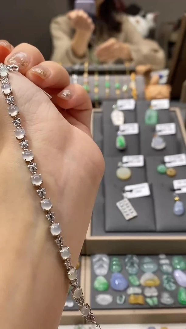 颈饰银S925镶嵌翡翠手链