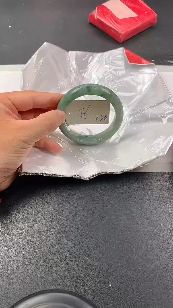 翡翠手镯未镶嵌137
