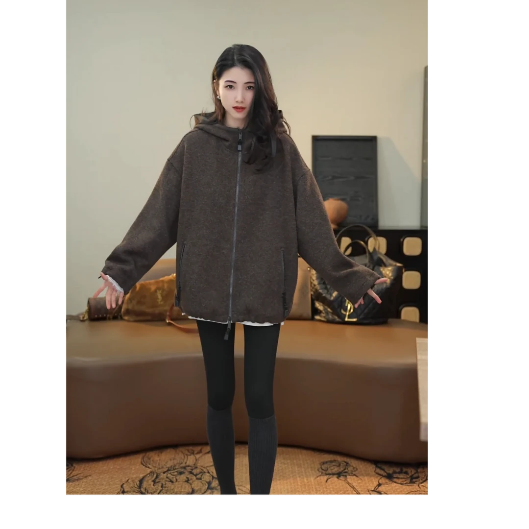 小乖逃舒适咖色外套加绒绒绒连帽内里双口袋拉链秋冬宽松250986