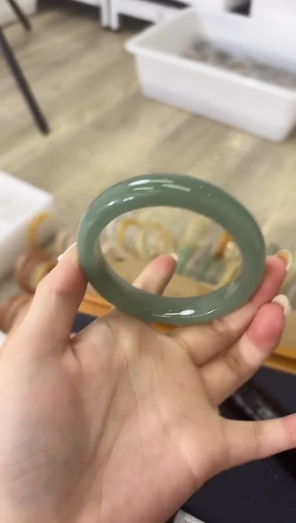未镶嵌手镯石英质玉109-56D