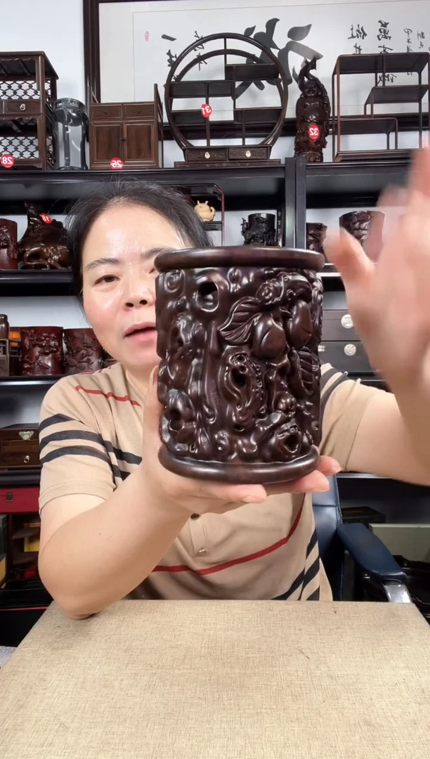 木寿桃笔筒老李红木工艺品