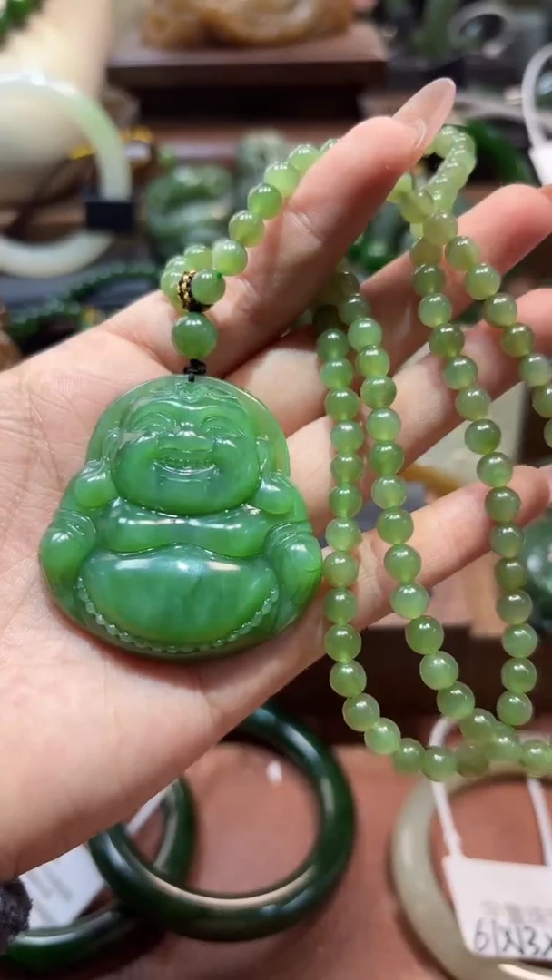颈饰未镶嵌和田玉（碧玉）1