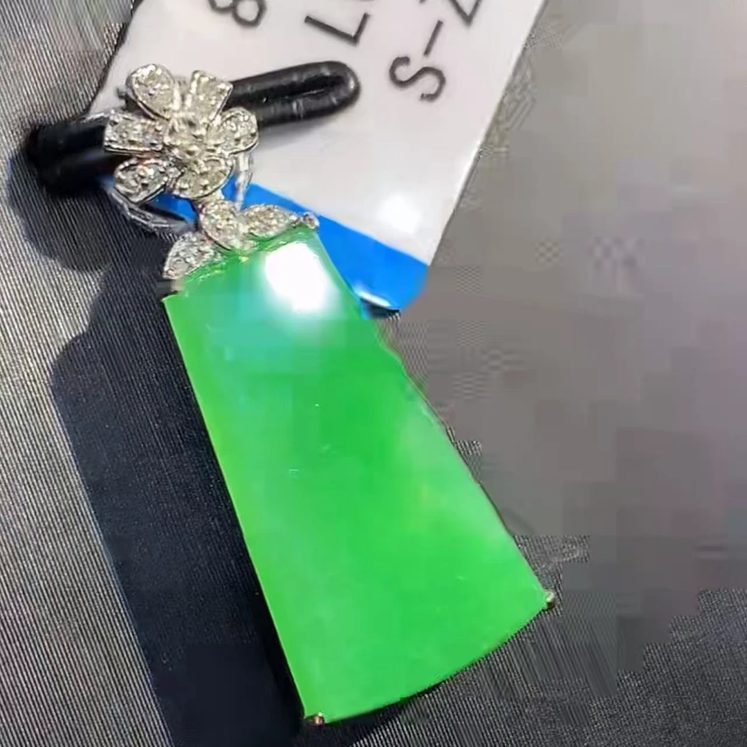 翡翠18K金镶嵌吊坠(不含链)  L0825 多样性发其一