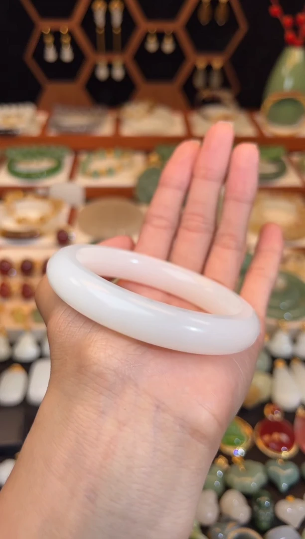 未镶嵌手镯和田玉57