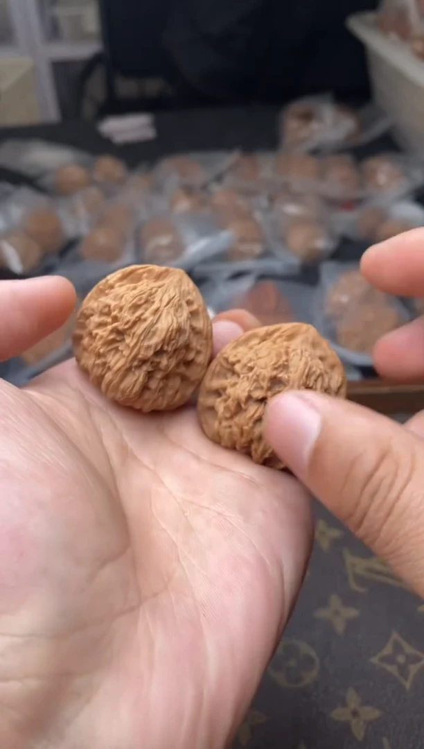 【闪购商品】文玩核桃把件A151号37尺红狮子