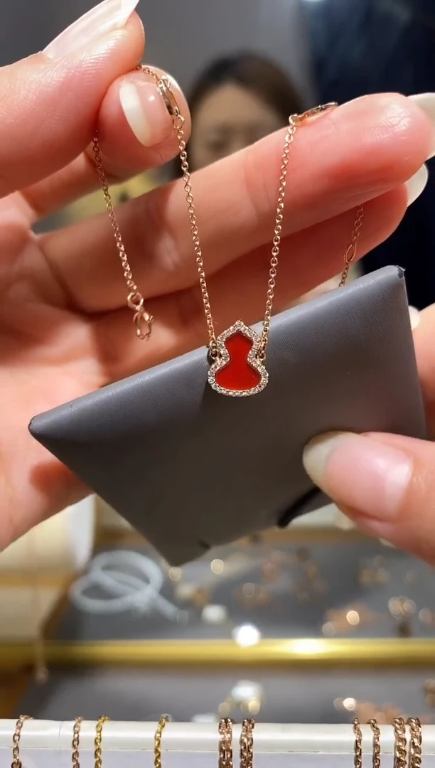 18K金镶嵌手链钻石手链