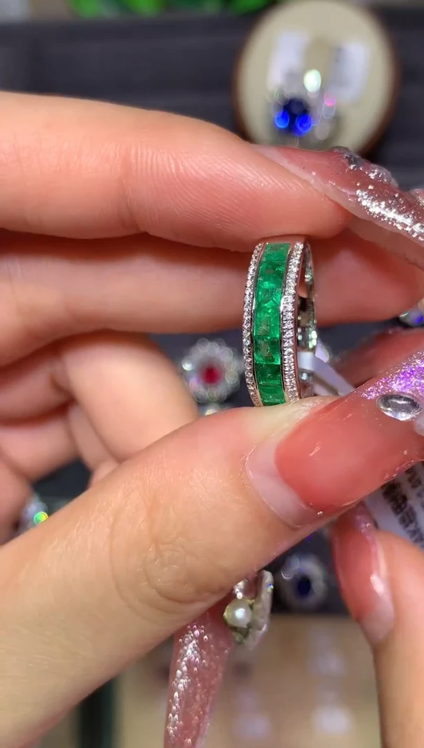 14K金镶嵌戒指祖母绿1.01CT