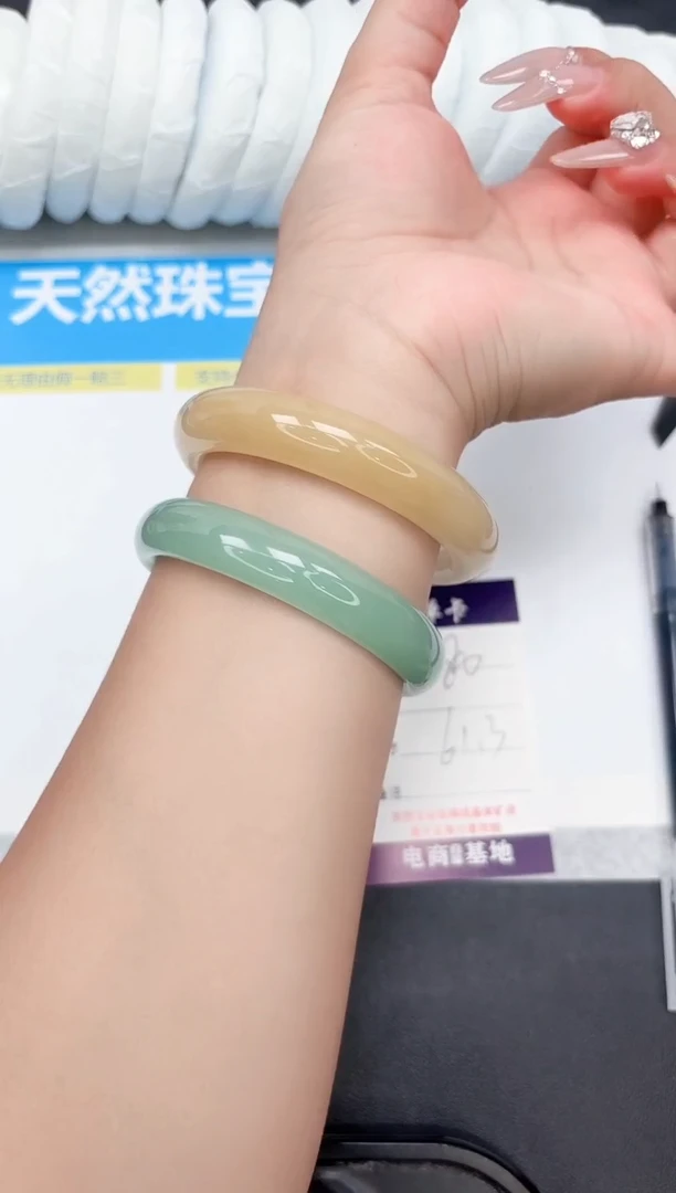 未镶嵌手镯石英质玉80-61.3