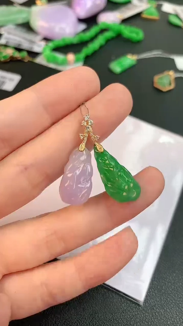 【闪购商品】翡翠颈饰18K金镶嵌赠礼盒证书 敏