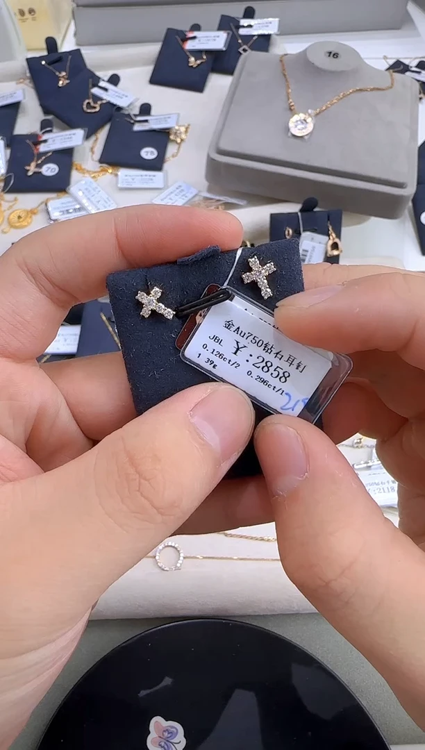 耳钉18K金镶嵌钻石251500