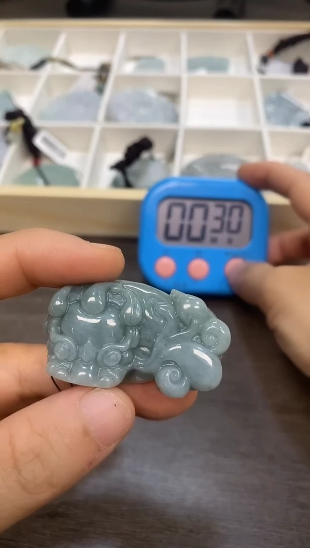 翡翠未镶嵌颈饰昵***置天然翡翠