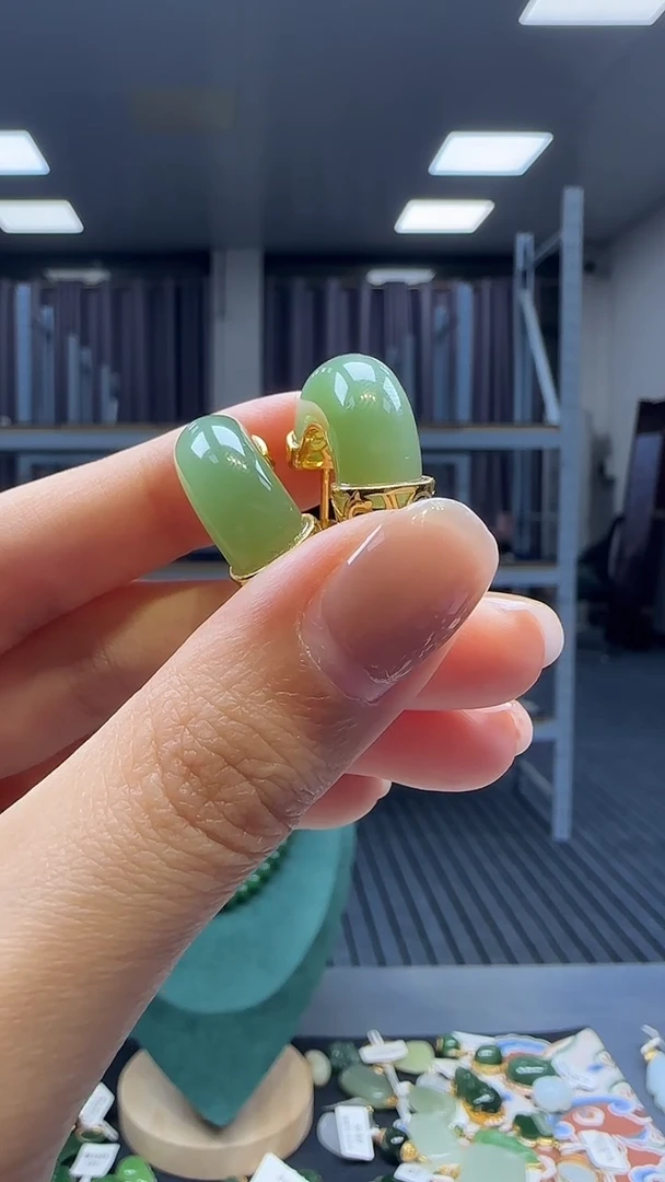 银S925镶嵌和田玉耳饰1