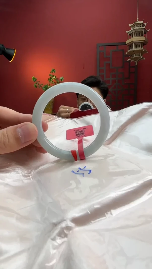 未镶嵌手镯（圆镯）翡翠翡翠手镯9