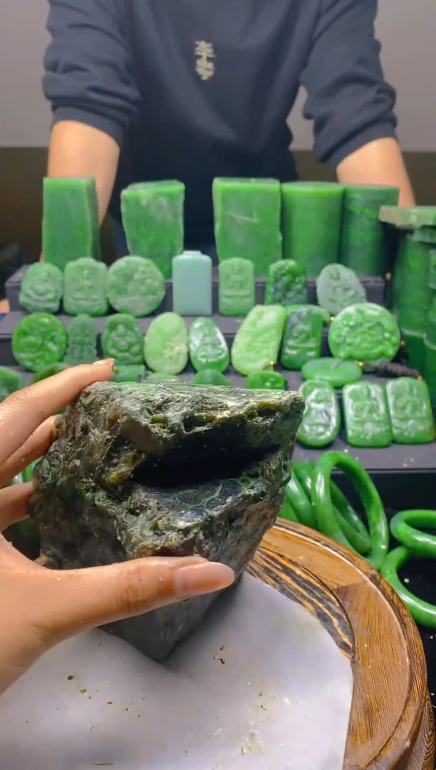 未镶嵌和田玉（碧玉）珠宝半成品1