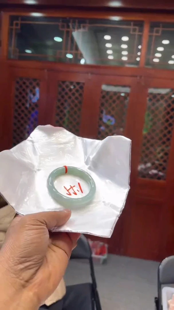 【闪购商品】翡翠手镯未镶嵌手镯