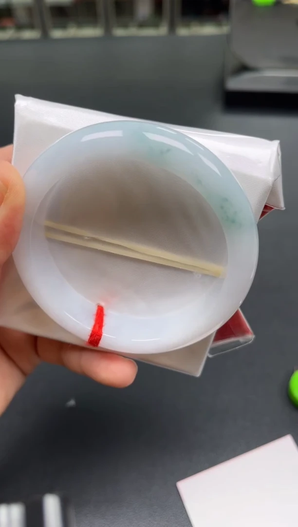 未镶嵌手镯翡翠多人