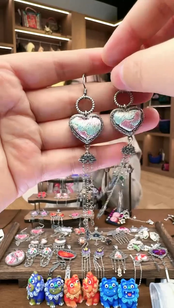 【闪购商品】织绣123黔东南苗族刺绣