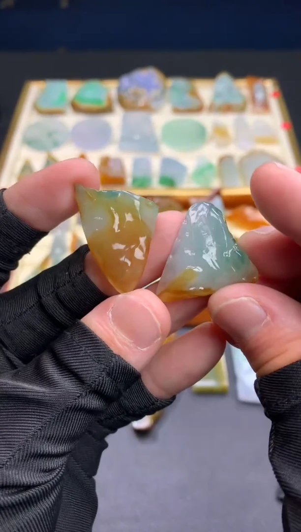 【闪购商品】定制翡翠未镶嵌         一对 