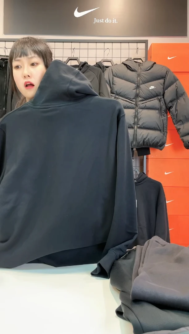 3867黑色连帽卫衣XXL码170斤-190斤不退换